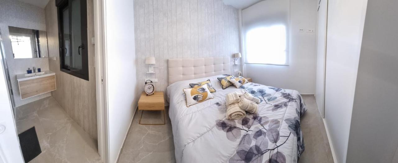 Modern And Cosy Apartment Close To The Beach Torrevieja Buitenkant foto