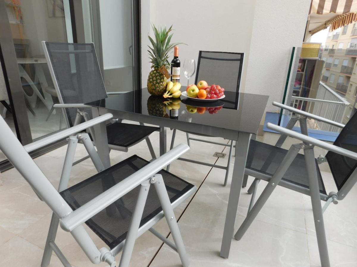 Modern And Cosy Apartment Close To The Beach Torrevieja Buitenkant foto